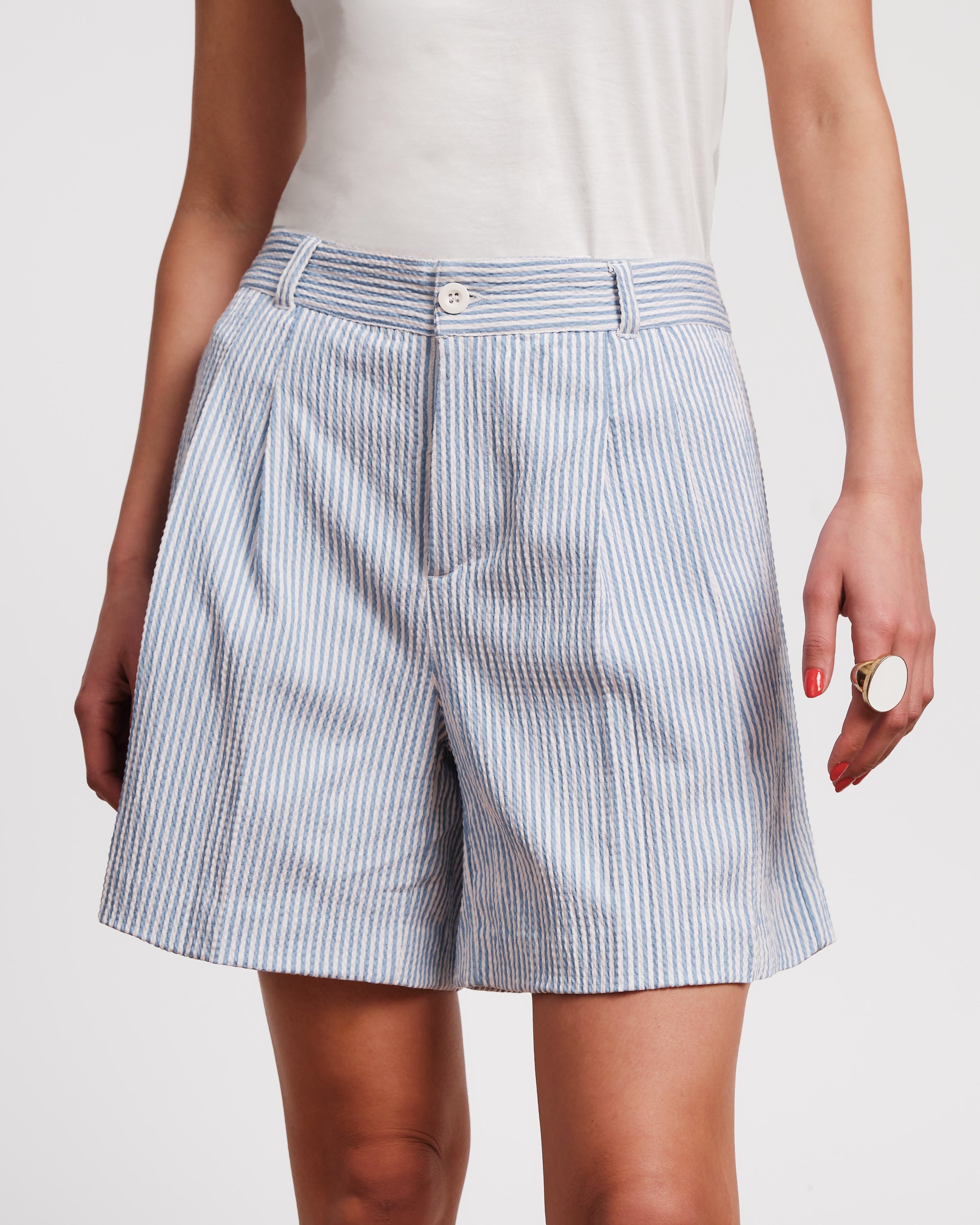 新品 herlipto Quilted Flare Bell Shorts M