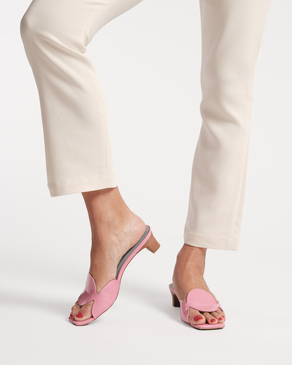 Sandy Circle - Slide Patent Pink - Frances Valentine