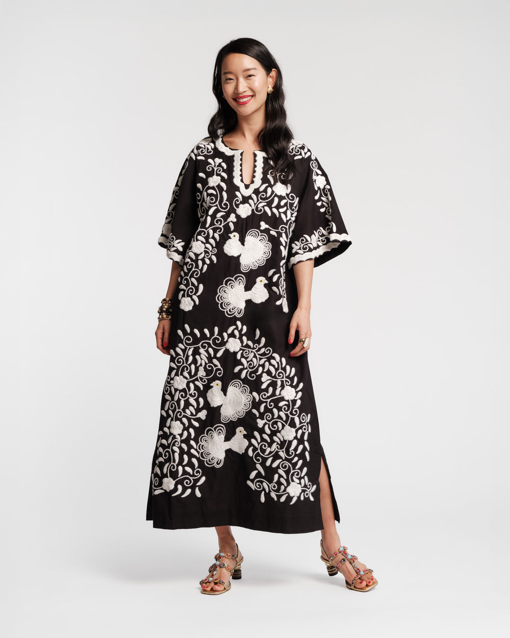 Charming Caftan - Peacock Embroidery Black
