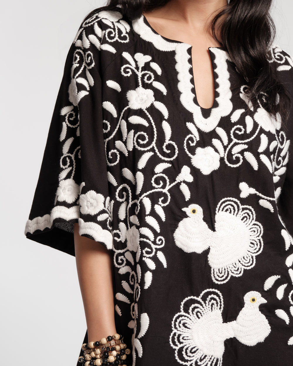 Charming Caftan - Peacock Embroidery Black