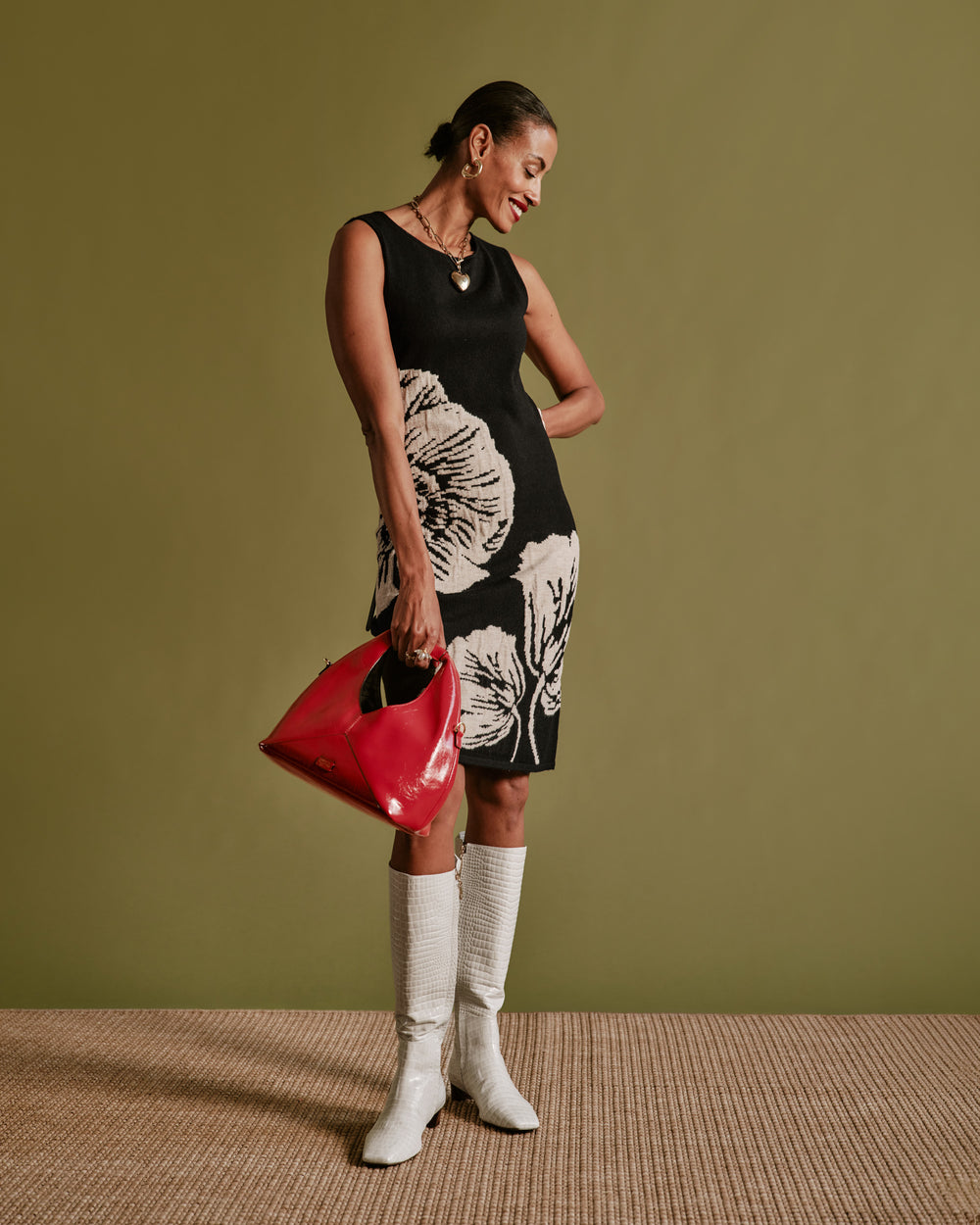 Skye V Neck Dress - Carefree Chrysanthemum Black