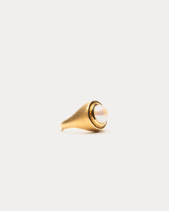 Mini Signet Ring Pearl Gold - Frances Valentine