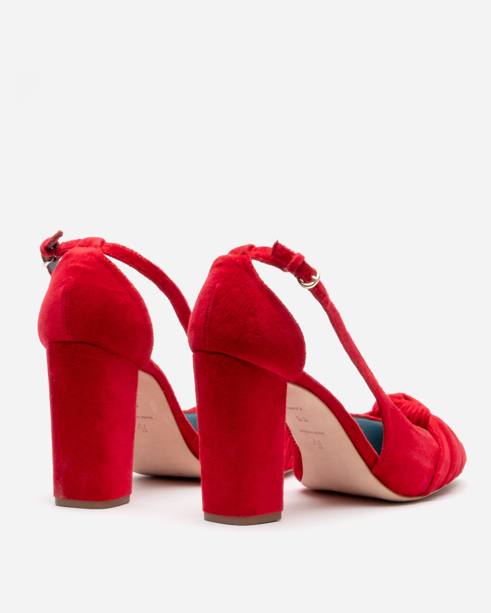 Retro Pump Velvet Scarlet