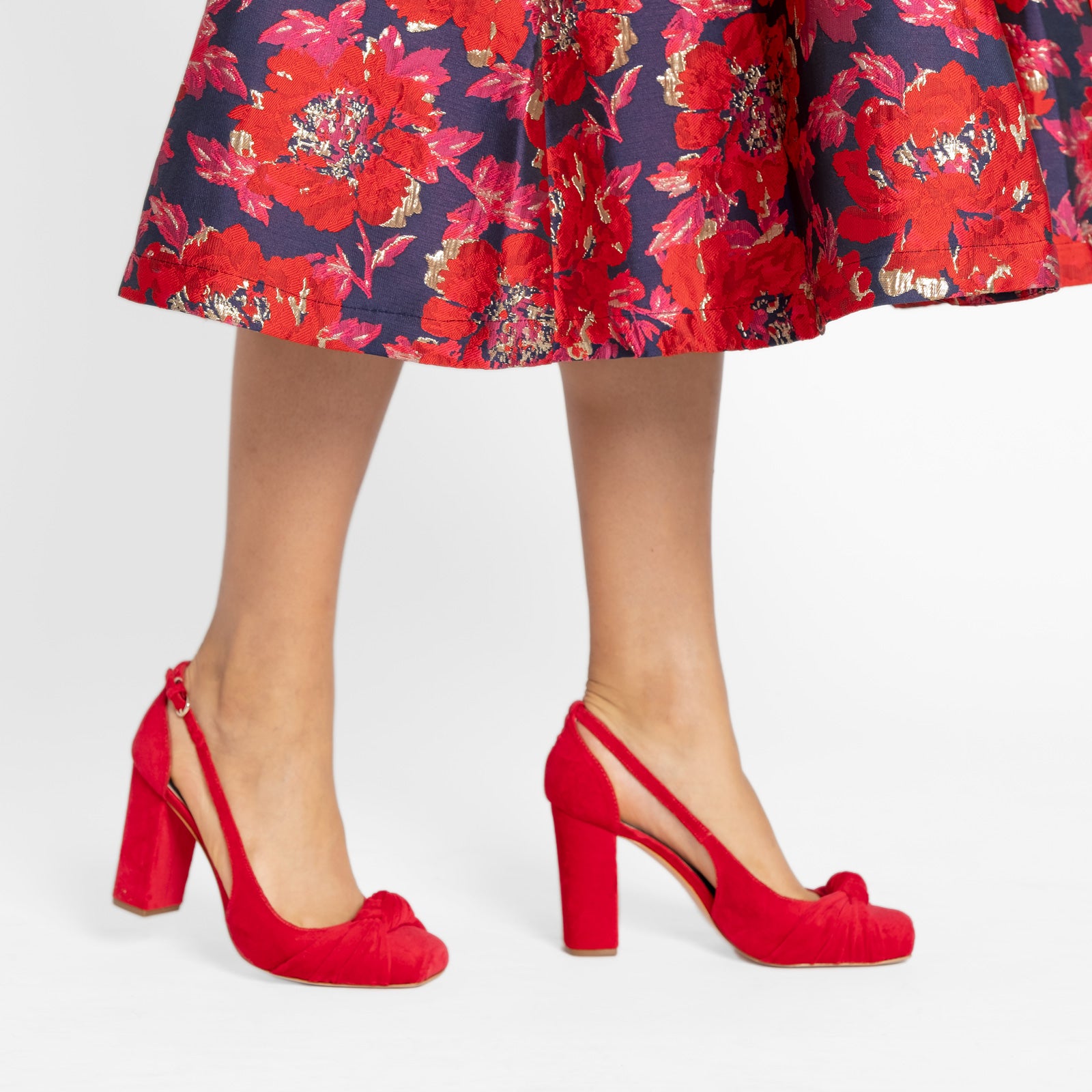 Retro Pump Velvet Scarlet